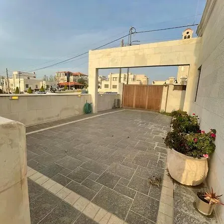 Contemporary Semi Villa Apartment With Private Entrance In Khalda Amman Exterior foto