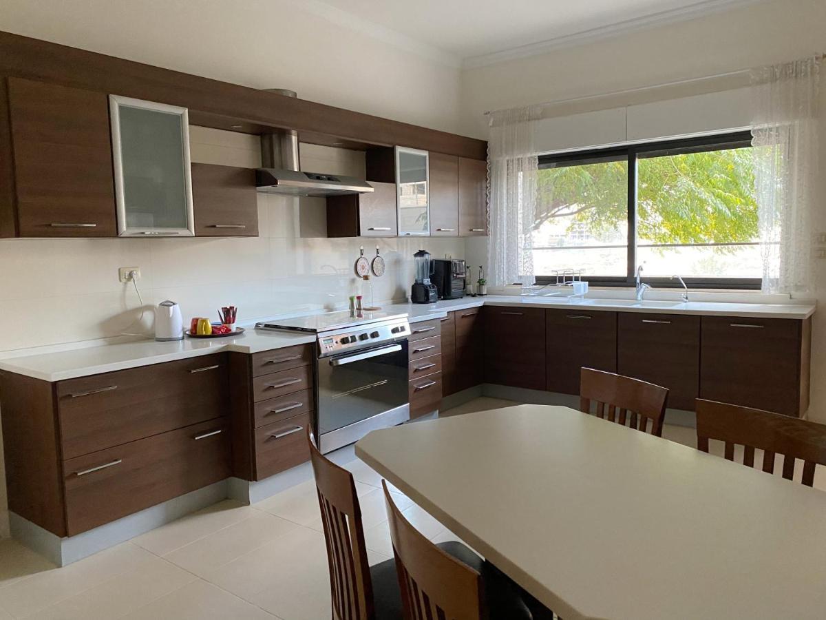 Appartement Contemporary Semi With Private Entrance In Khalda