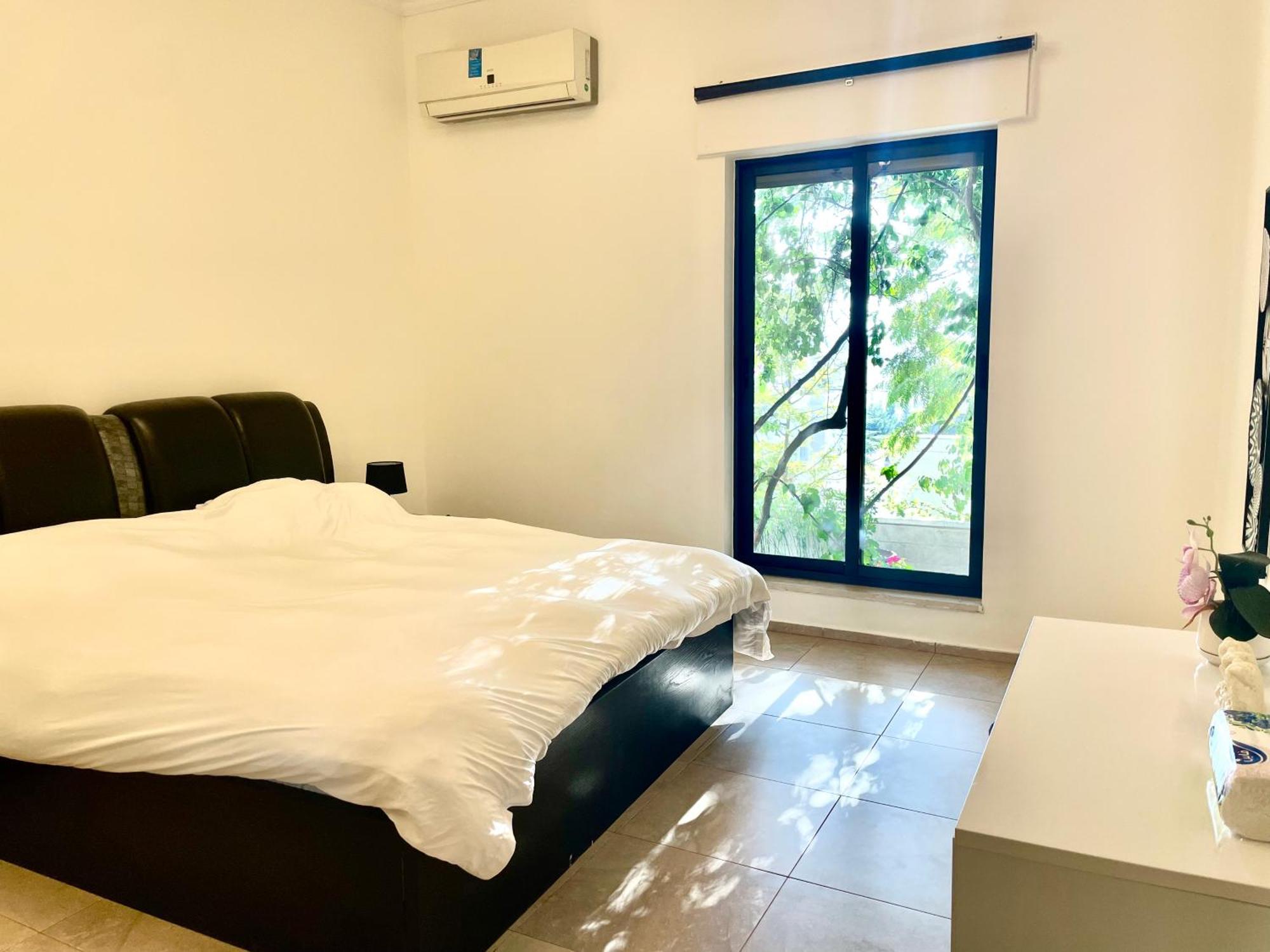Appartement Contemporary Semi With Private Entrance In Khalda