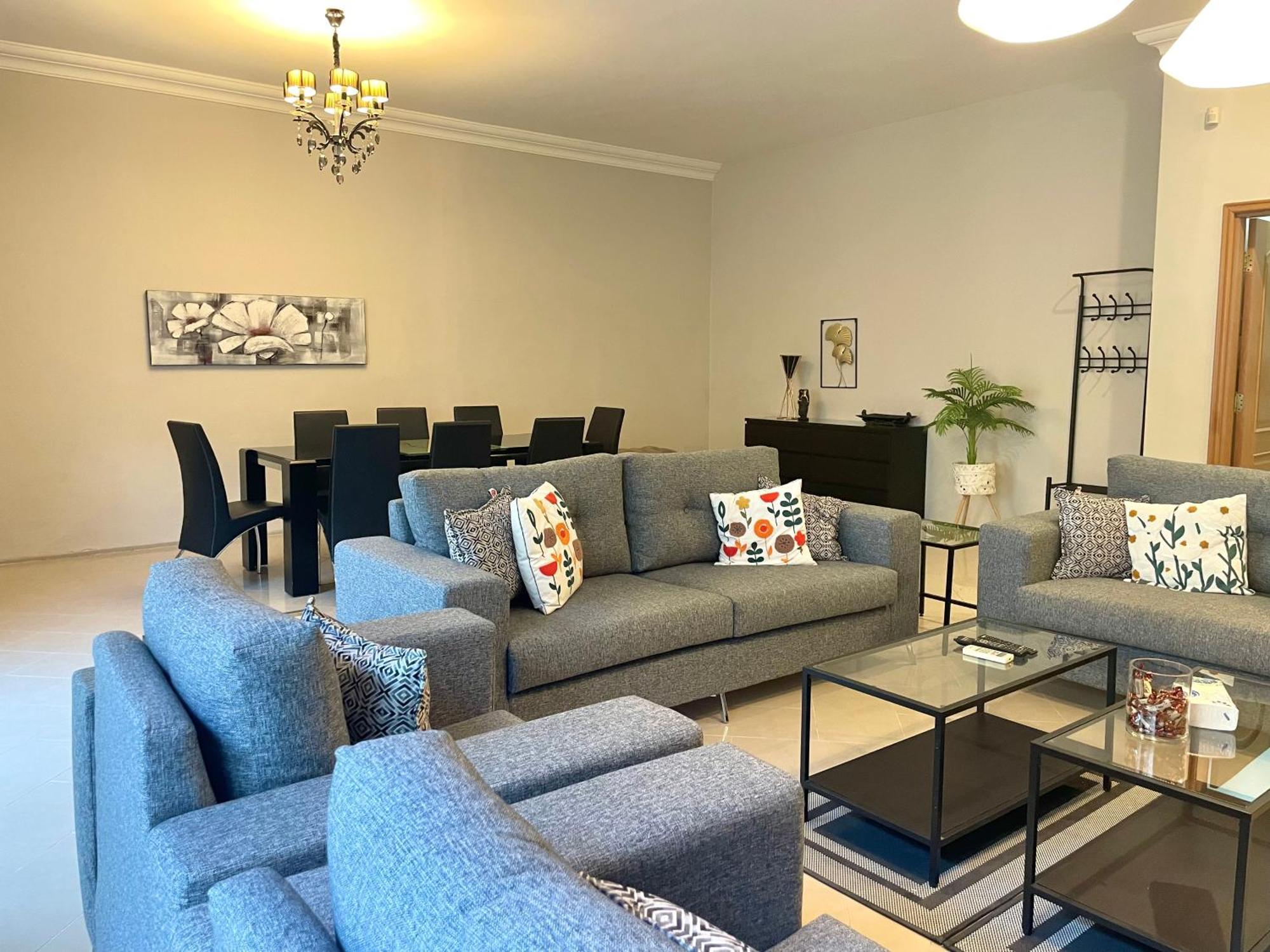 Contemporary Semi With Private Entrance In Khalda Appartement Amman